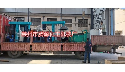 萊蕪捏合機攪拌機設(shè)備成功發(fā)貨，請注意查收