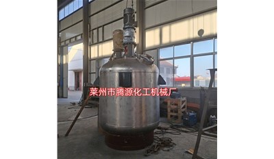 膠州高低速乳化攪拌罐，膠體磨設(shè)備成功發(fā)貨